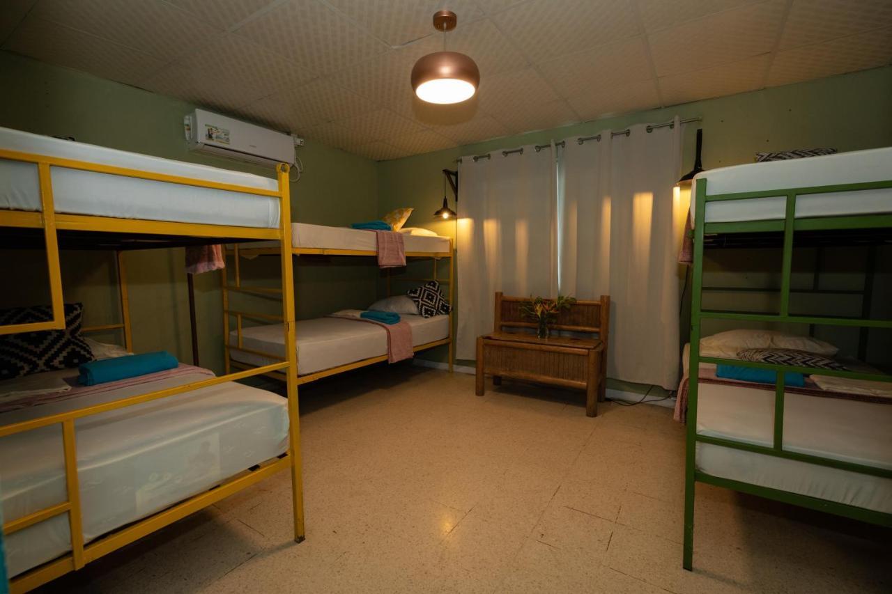 Hostel Travelers Чітре Екстер'єр фото