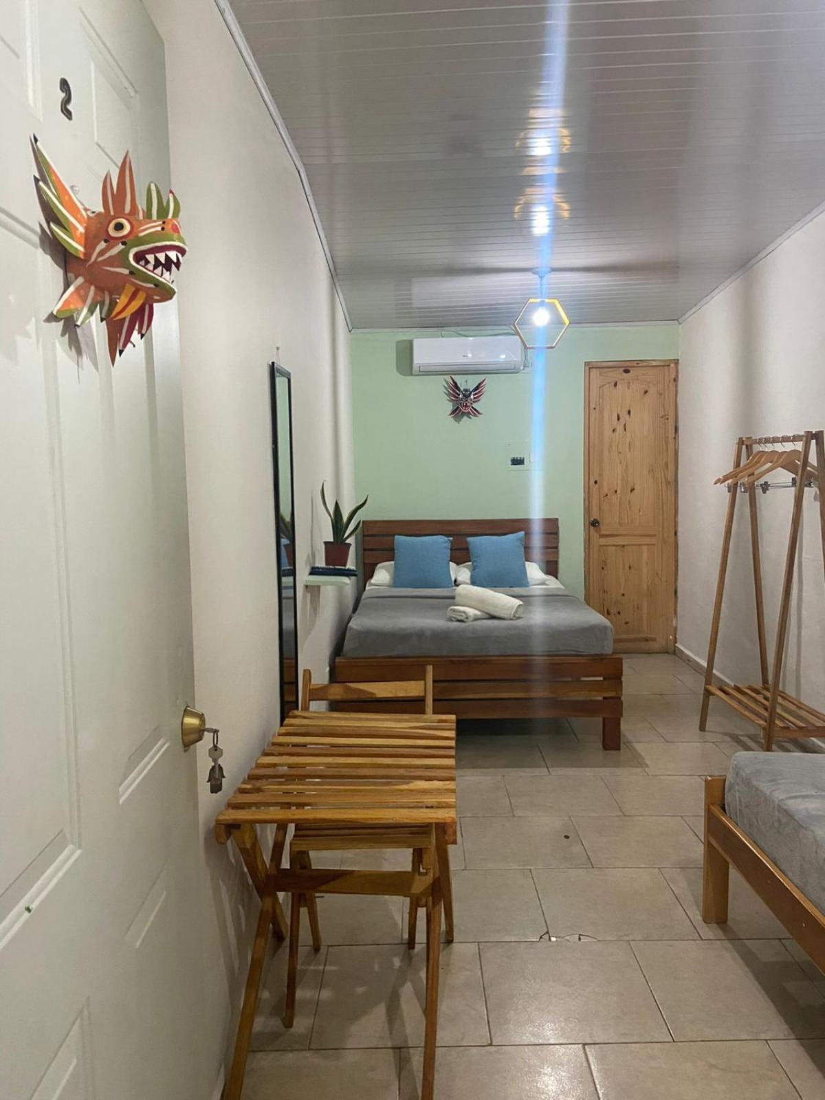 Hostel Travelers Чітре Екстер'єр фото