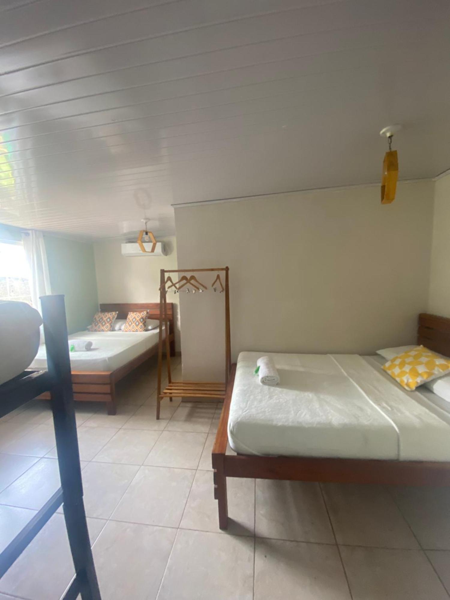 Hostel Travelers Чітре Екстер'єр фото