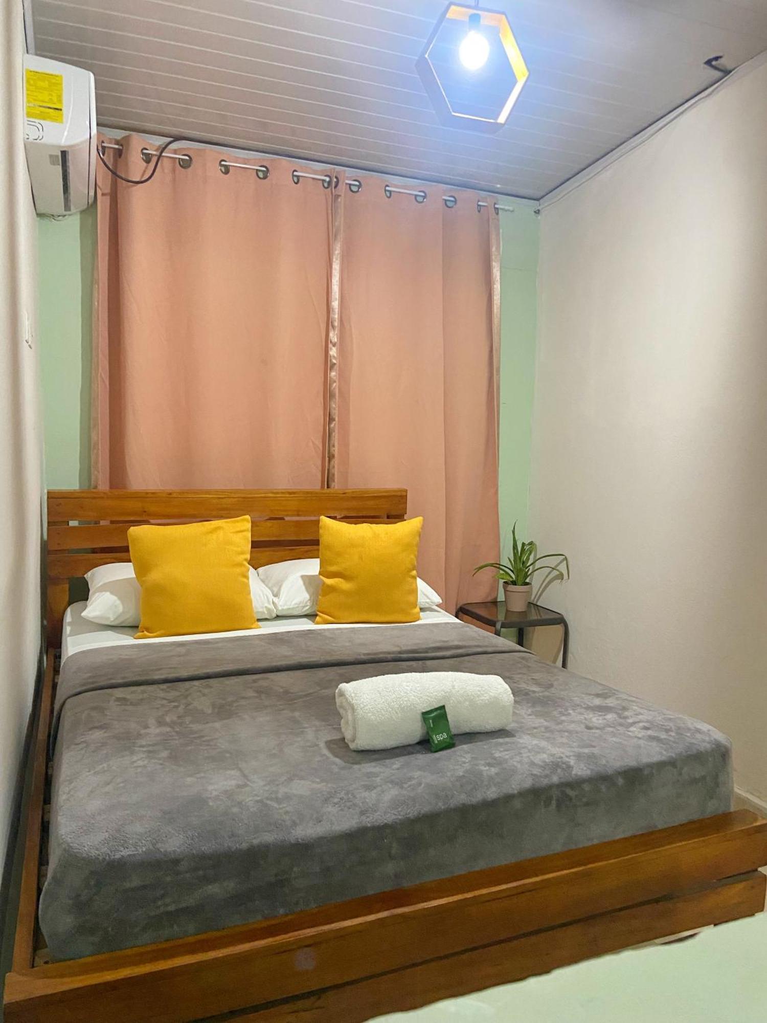 Hostel Travelers Чітре Екстер'єр фото